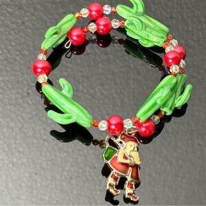 🎄Handmade Christmas Cactus Beaded Bracelet — NWOT🎄🔖